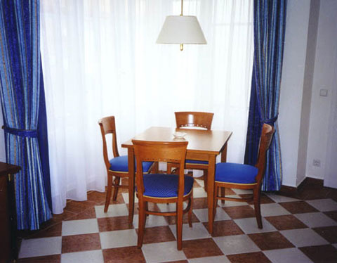 Einrichtung